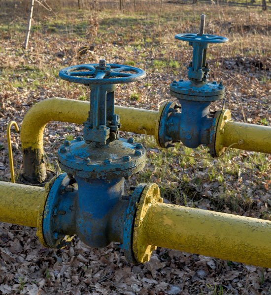 Gas pipelines with valves